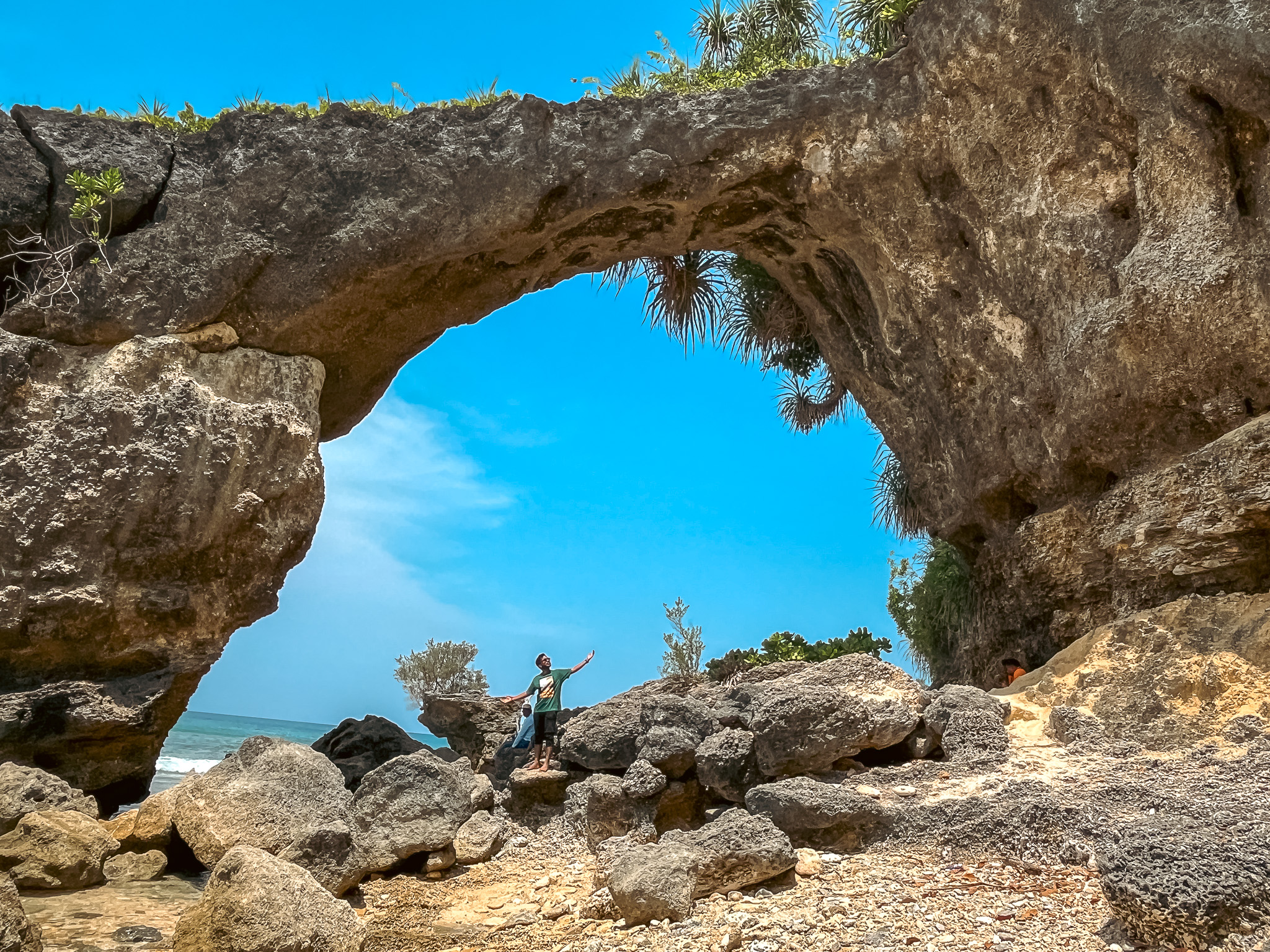 Natural Bridge rock arch at low tide, Neil Island